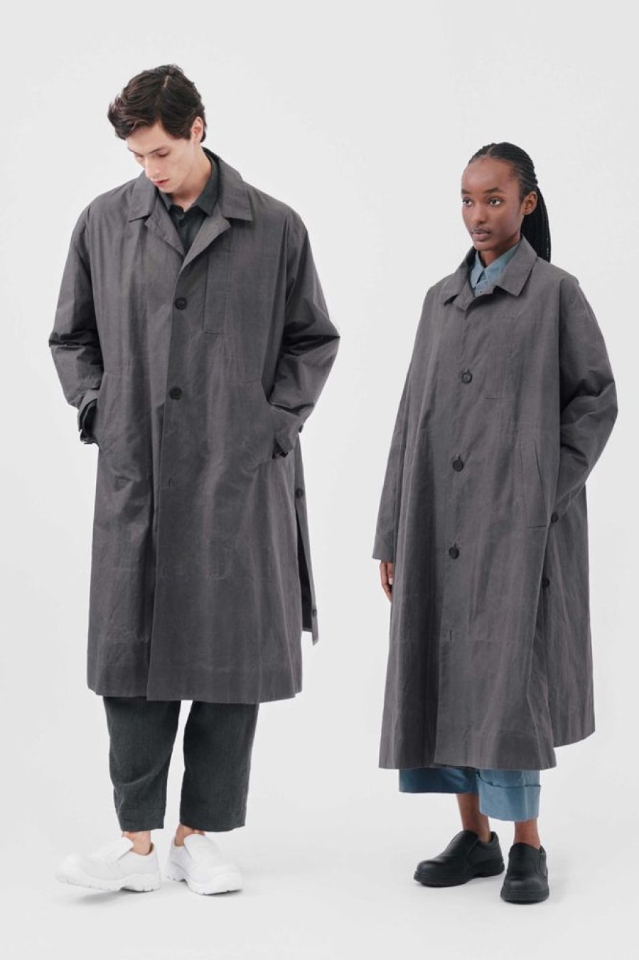 Clothing Toogood Outerwear | The Messenger Coat / Proofed Cotton Charcoal